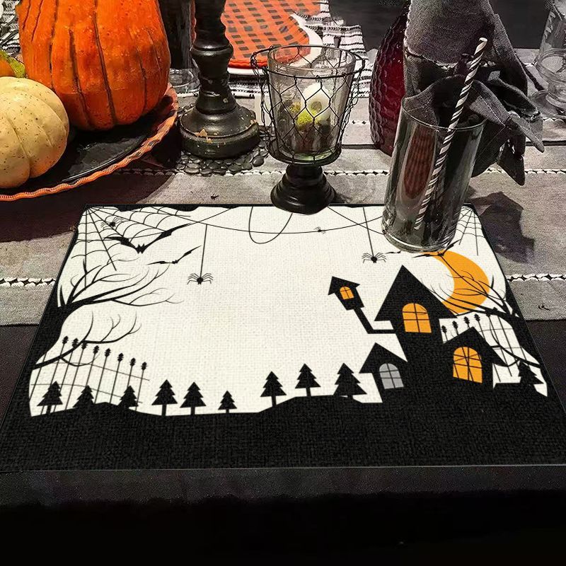 Spider Web Halloween Decoration - مفرش طاولة من الكتان بتصميم منزل
